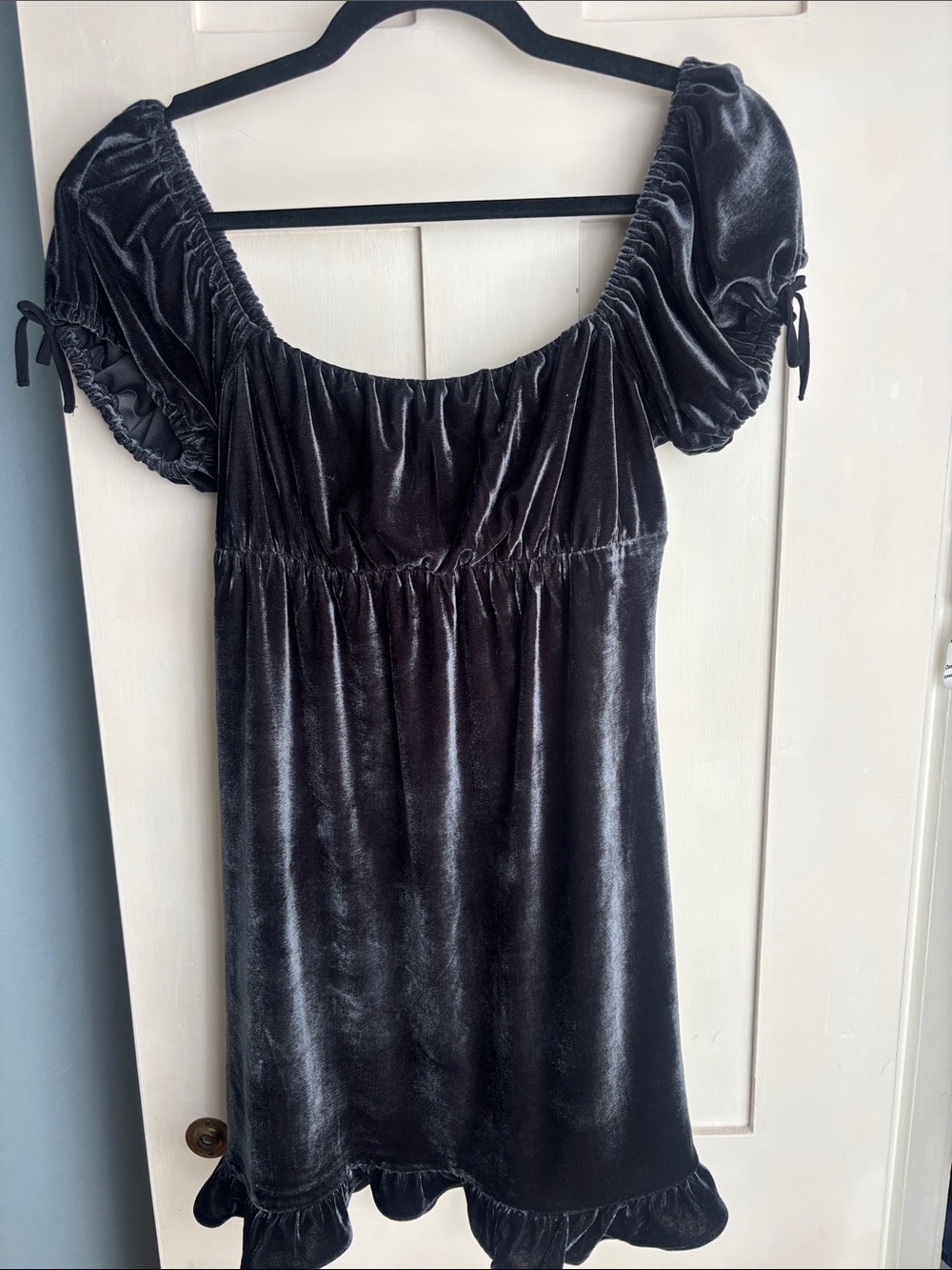 Urban Outfitters Velvet Puff Sleeve Mini Dress - Navy